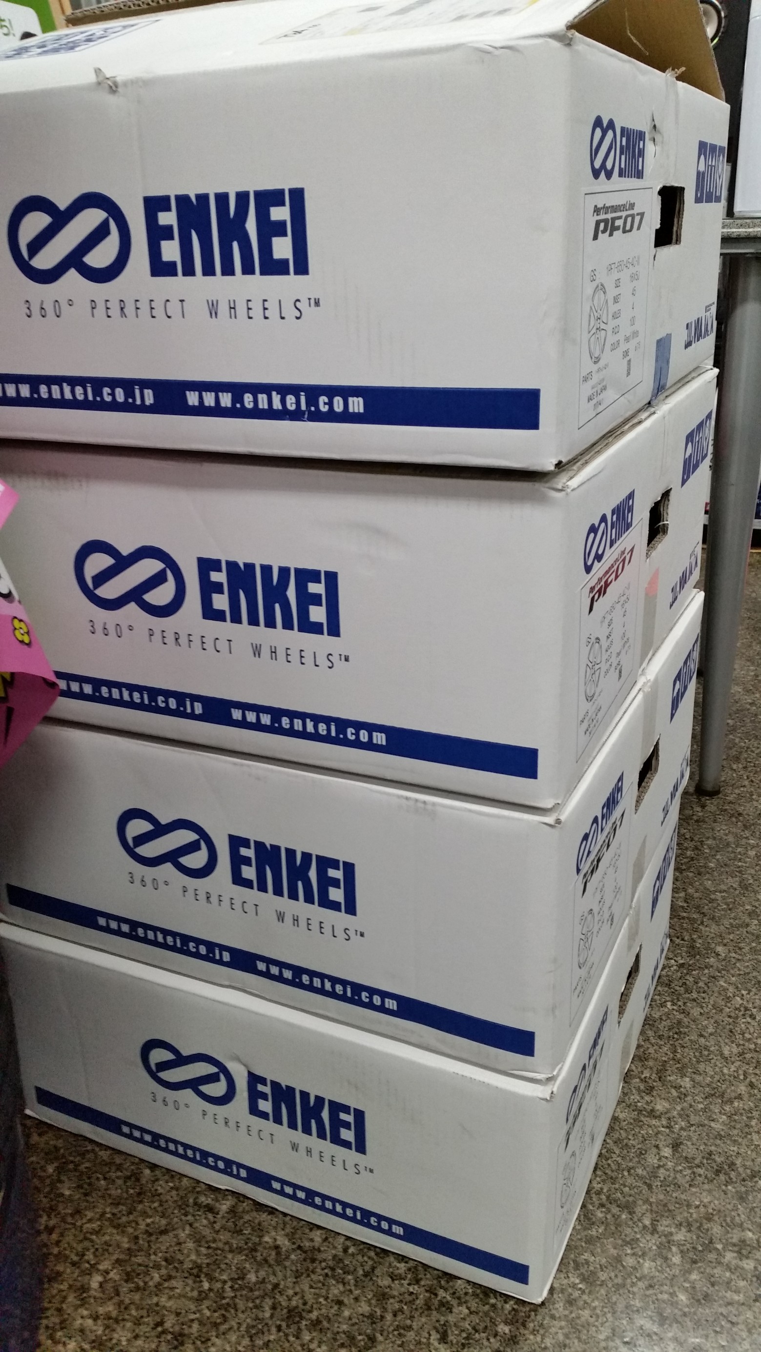 スズキ イグニス× ENKEI Performance Line PF07 | テクニカル スズキ イグニス× ENKEI Performance Line PF07 | テクニカル