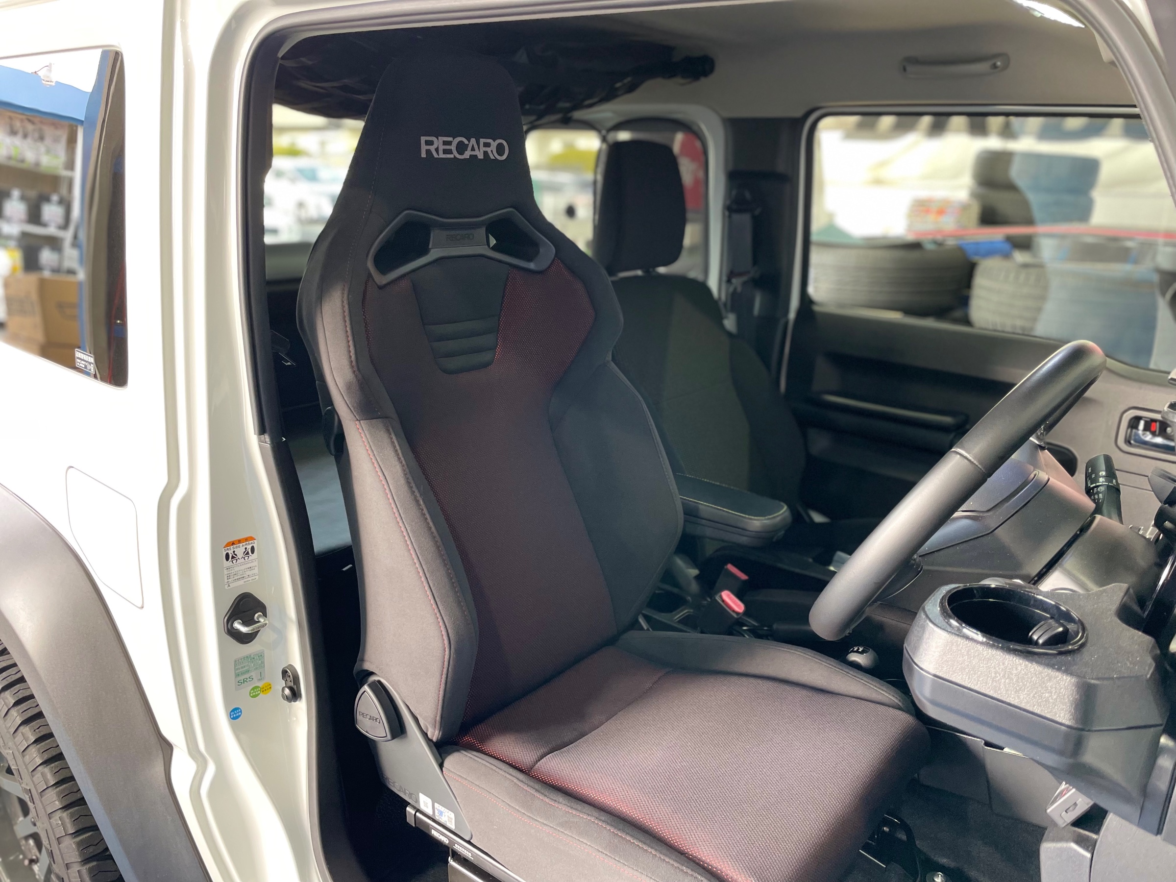 スズキ ジムニーシエラ JB74W　シート交換〈RECAROシート装着〉RECARO SR-C BK100H