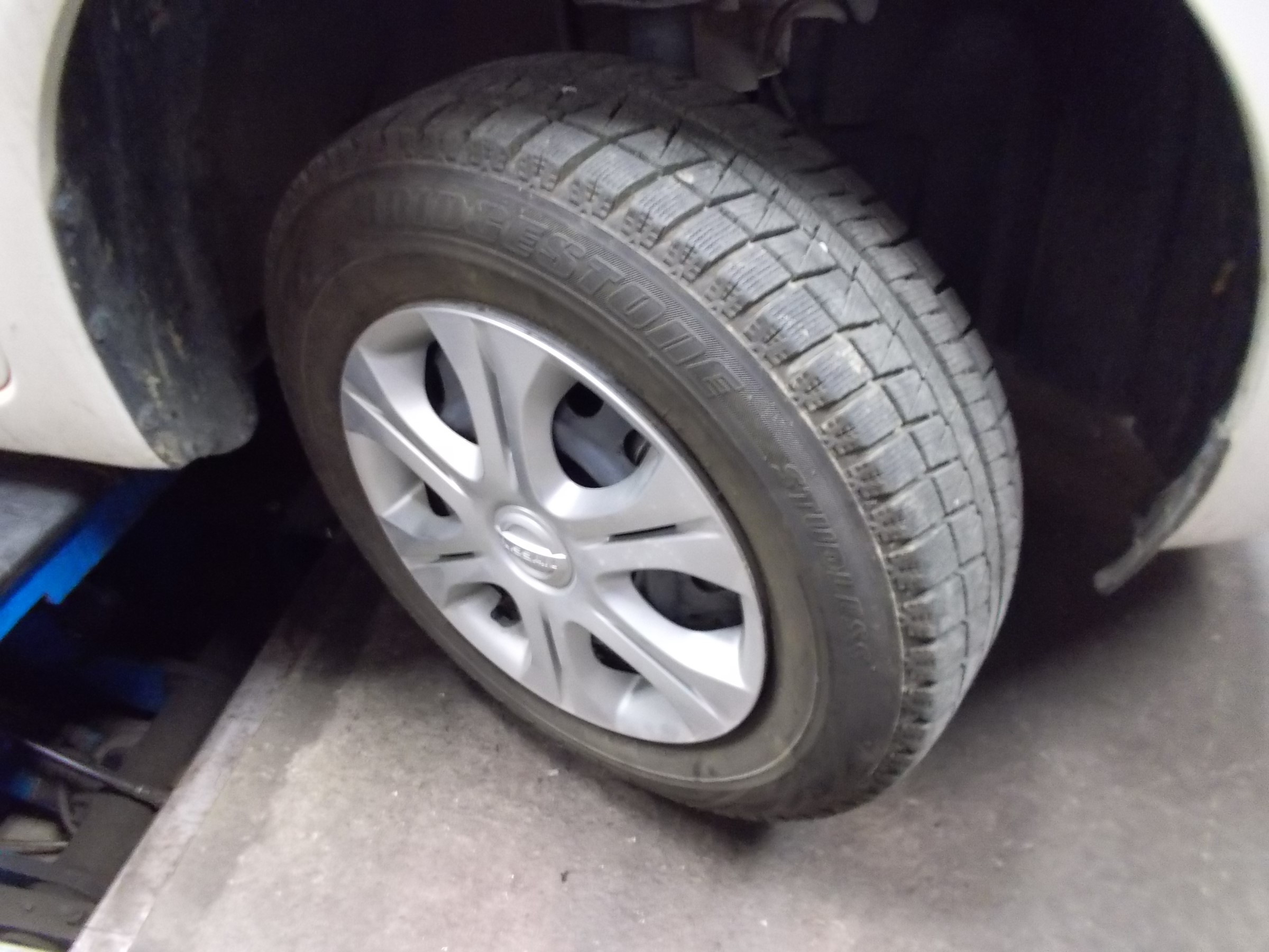 輸送 重力 きちんとした ノート スタッドレス タイヤ Cube Taxi Jp