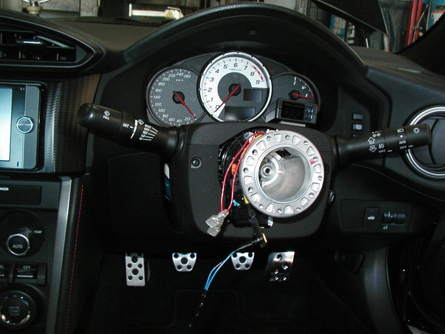 トヨタ86 ナルディステアリング装着。 | 作業日誌 | コクピット 川越