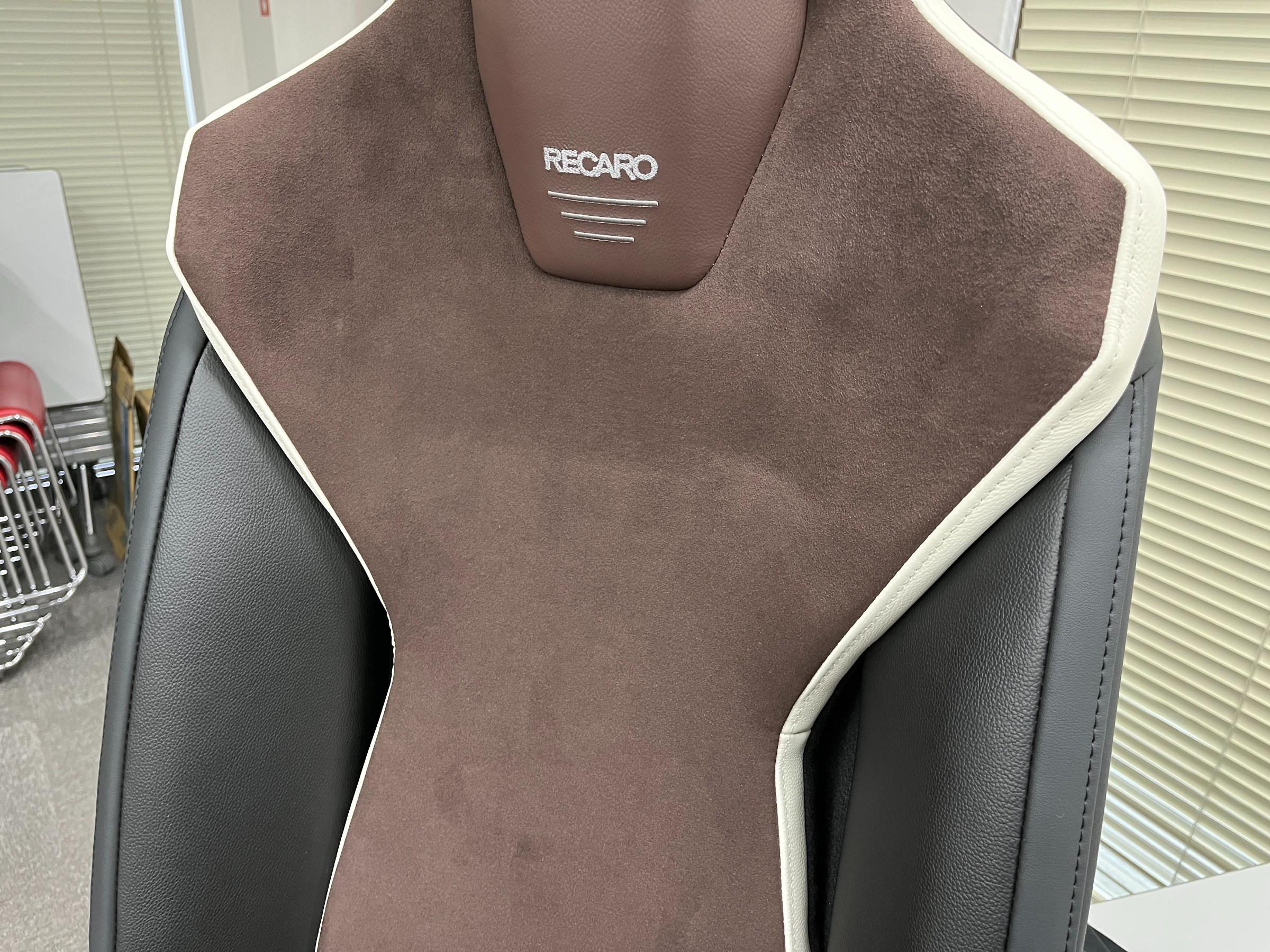 RECARO NEW LX-F】登場！！ | スタッフ日記 | コクピット21世田谷 | 車