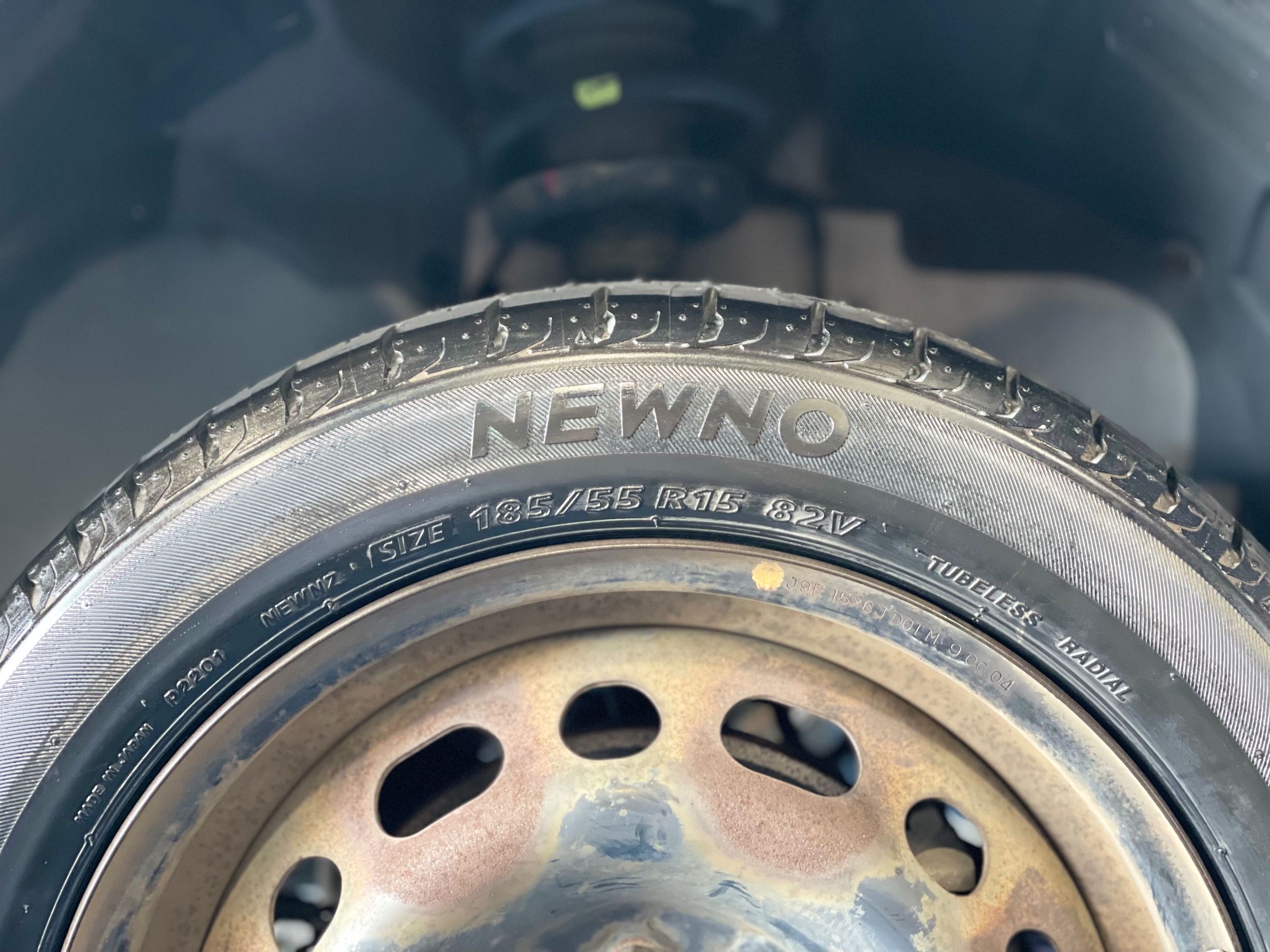 スタイルコクピットズーム　マツダ ベリーサ DC5W　タイヤ交換〈NEWNO装着〉