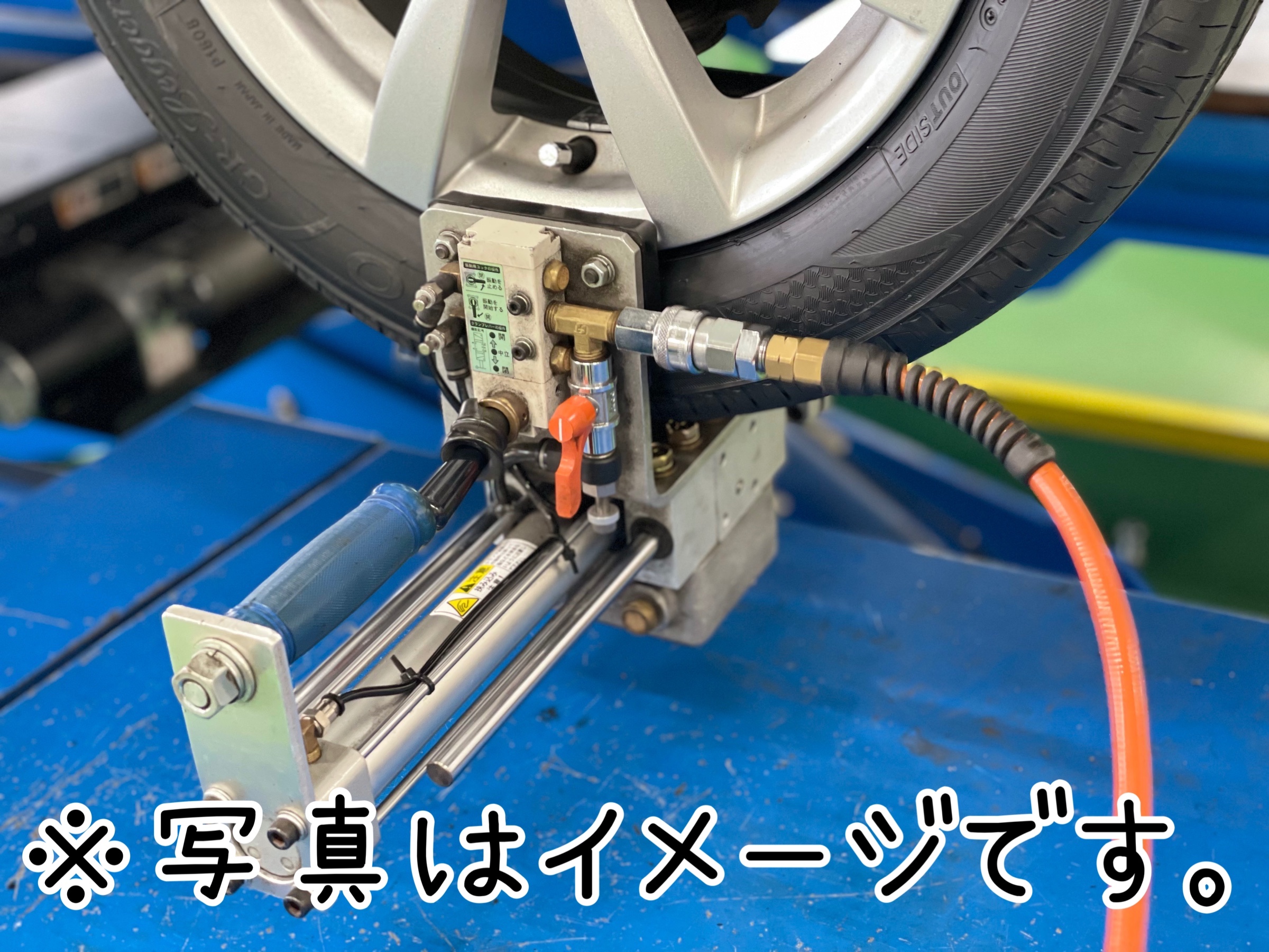 スタイルコクピットズーム　スズキ スペーシアカスタム MK42S　タイヤ交換〈NEWNO装着〉センターフィット