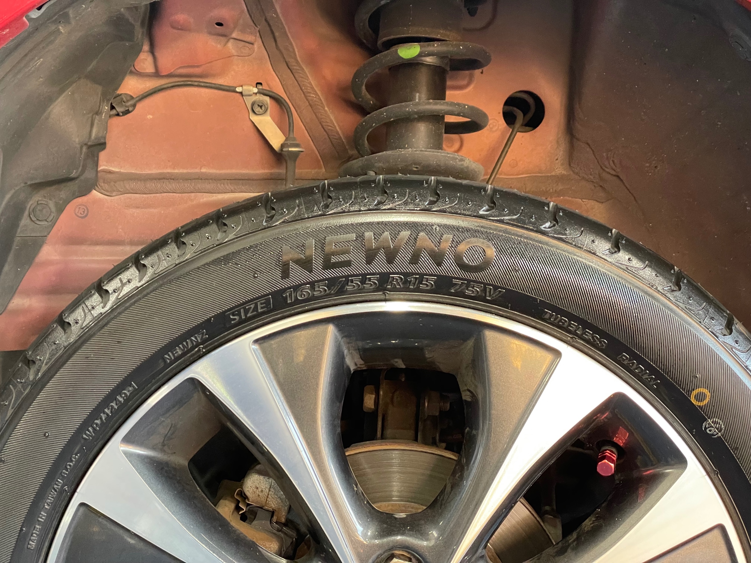 スタイルコクピットズーム　スズキ スペーシアカスタム MK42S　タイヤ交換〈NEWNO装着〉