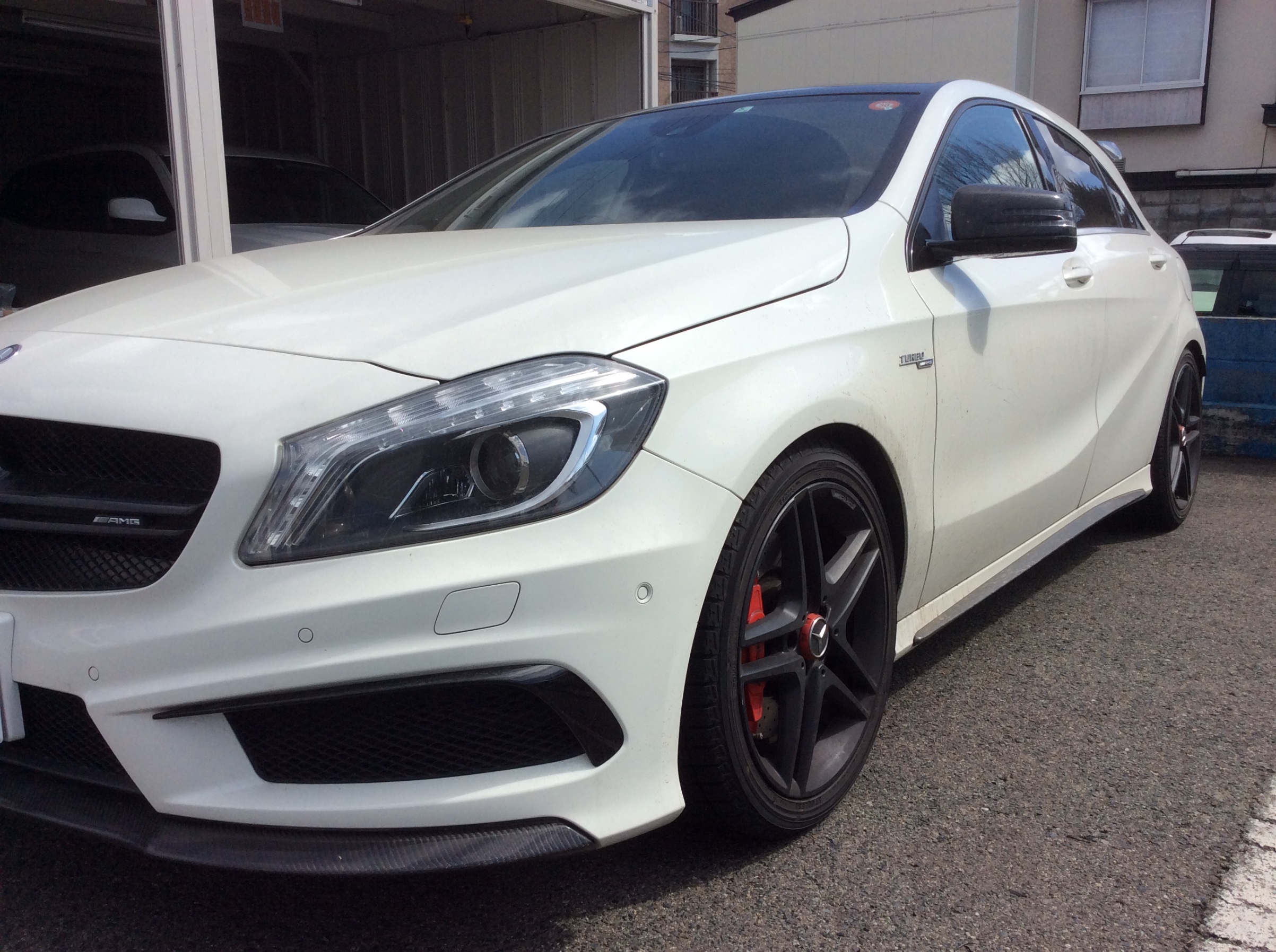 メルセデス ベンツ 5 Amg に Blitz Fldメーター 取付 メルセデス ベンツ Aクラス インテリア スタッフ日記 コクピット モリオカ 車のカスタマイズにかかわるスタッフより