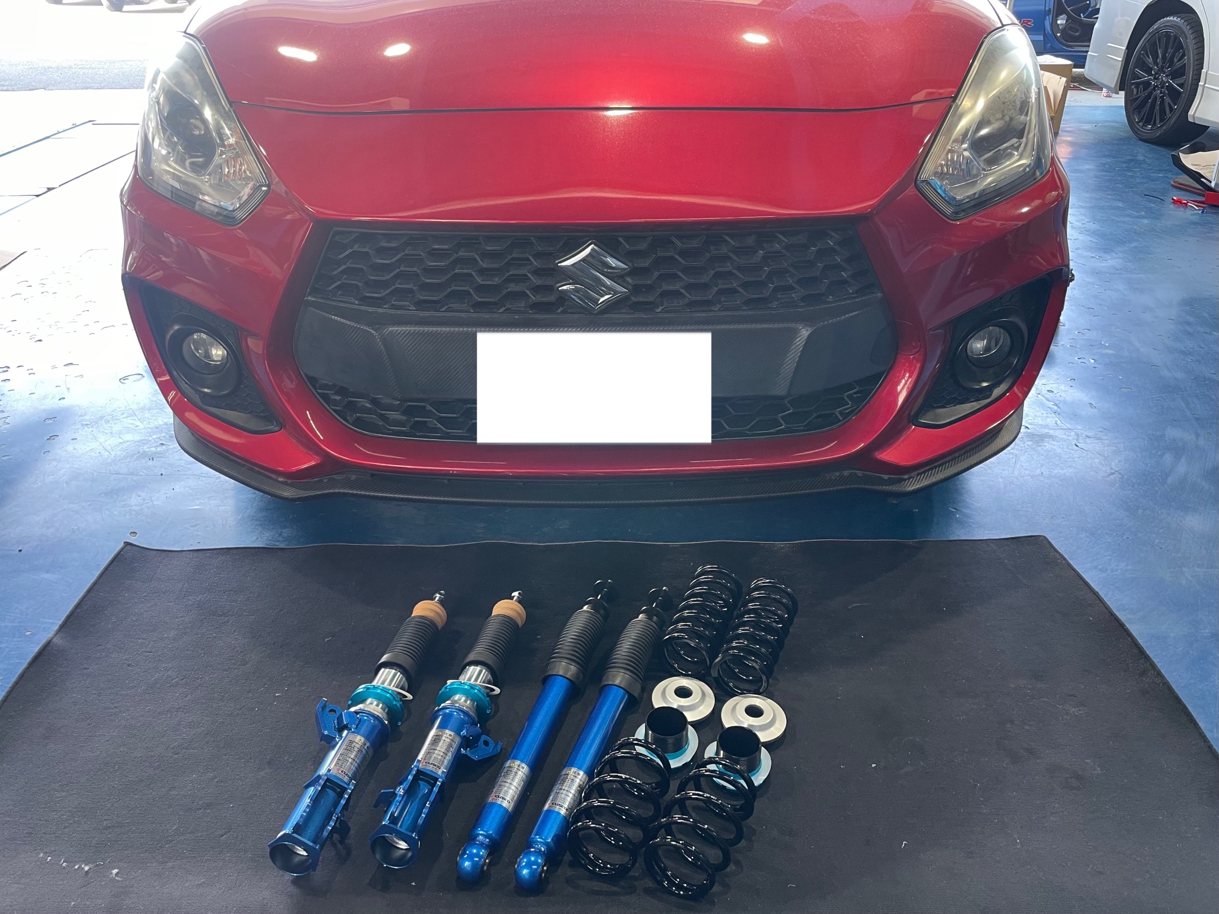 スタイルコクピットズーム　スズキ スイフトスポーツ ZC33S　車高調取付〈CUSCO装着〉