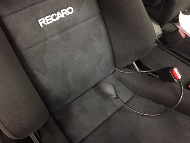 ステップワゴンな日 ホンダ ステップワゴン インテリア インテリア ステアリング シート交換 スタッフ日記 コクピット 107 車のカスタマイズにかかわるスタッフより