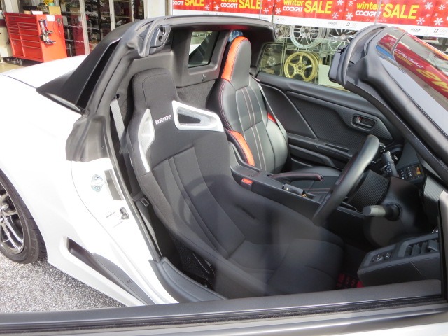S660にブリッドの新型シート A I R を取り付け ホンダ S660 インテリア インテリア ステアリング シート交換 店長アサコのブログ コクピット 55 車のカスタマイズにかかわるスタッフより