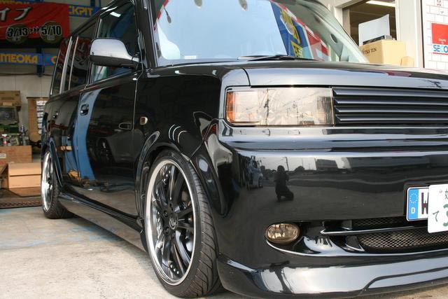 トヨタ bB タイヤ、ホイール 取り付け  KAMEOKA DIARY  コクピット 