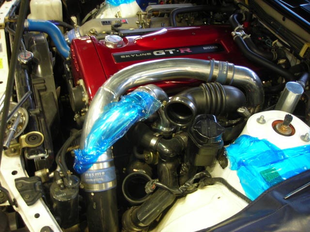 R34スカイラインGT-R サクションパイプ取り付け | スタッフ日記