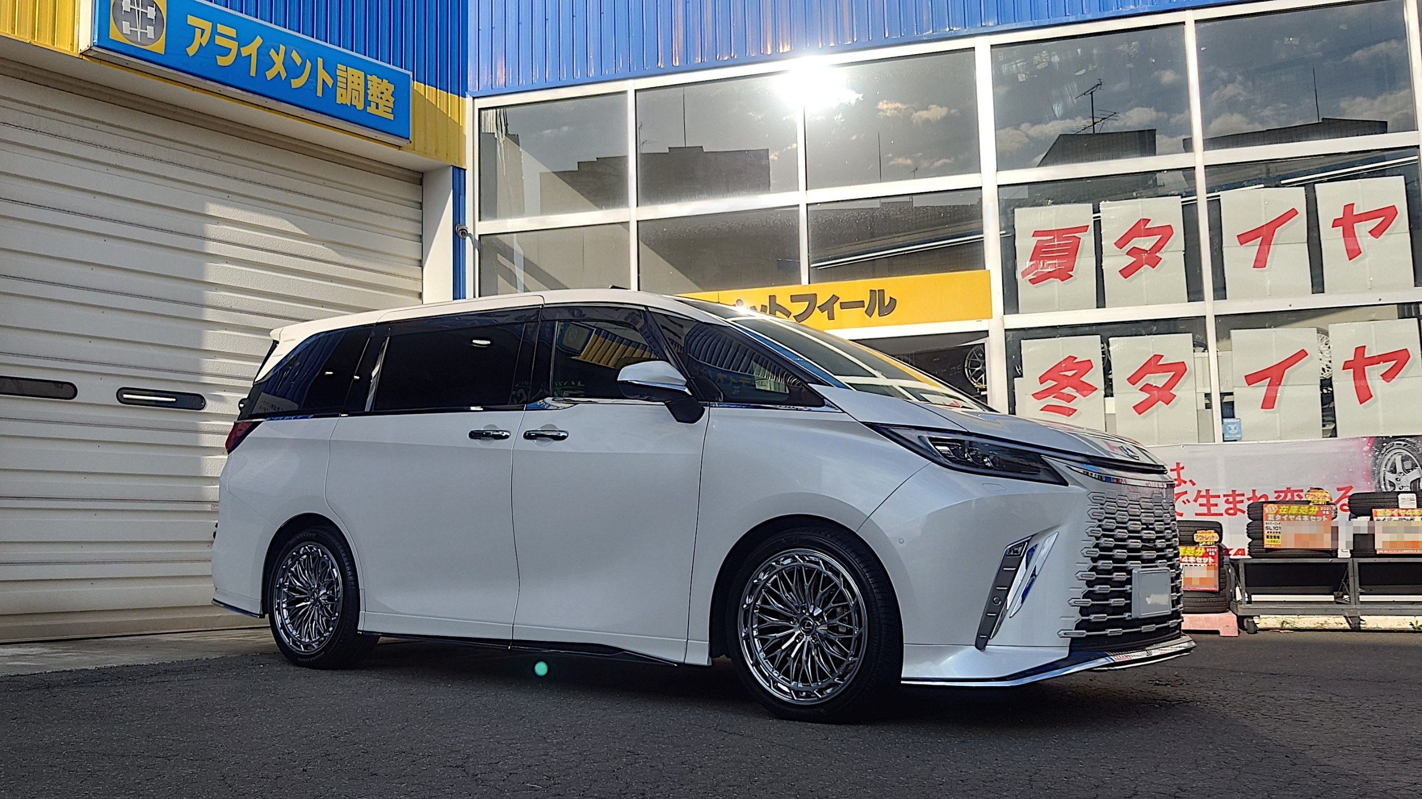 LEXUS LM500h feat. AK FORGED WHEELS「PAF1602」& BRIDGESTONE