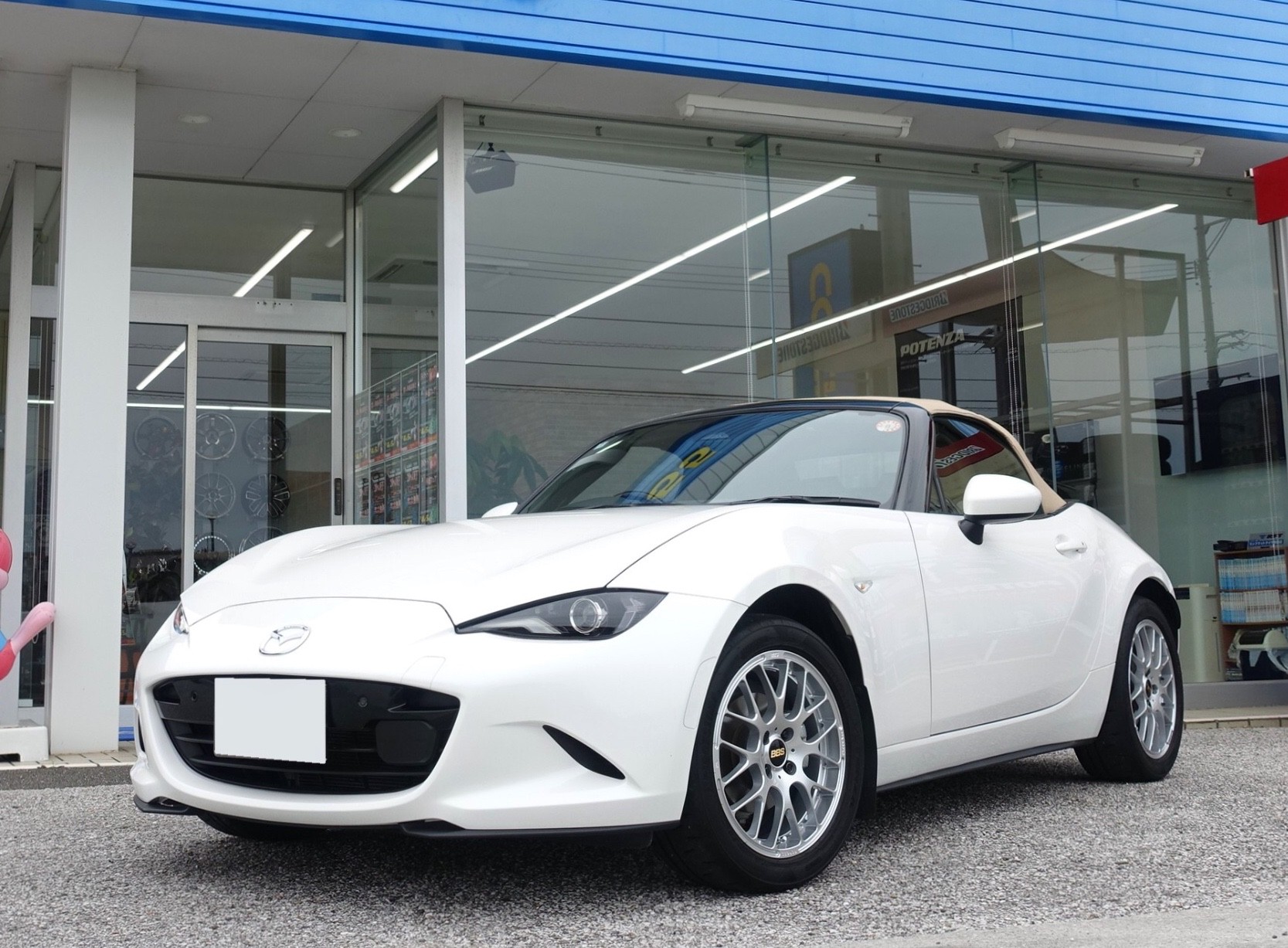 【軽量】SSR TYPE M 15インチ ホワイト4本 ロードスター ND等に Simple is best”を具現化してさりげない存在感に仕上げました！マツダ