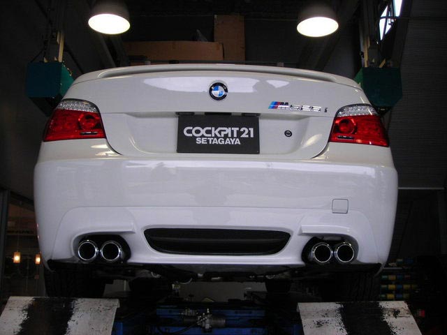 BMW E60 525i REMUSマフラー（4本出し）＆ end.cc製リア