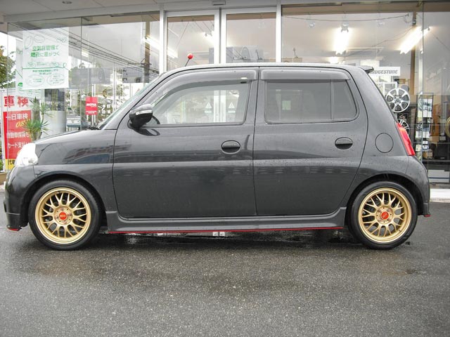 s Rg ダイハツ エッセ スタッフ 日記 コクピット 荒井 車のカスタマイズにかかわるスタッフより