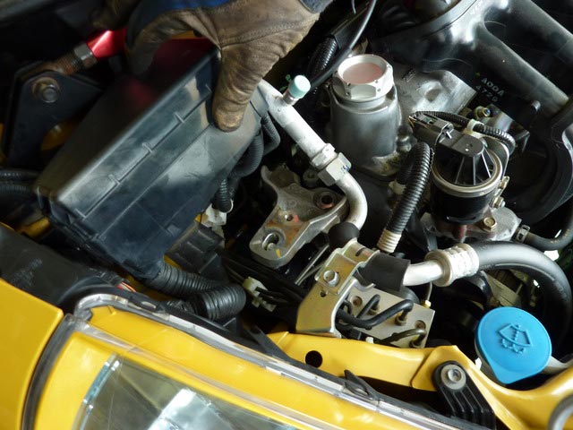 Gd3 フィット マウント交換 スタッフ日記 コクピット 121 車のカスタマイズにかかわるスタッフより