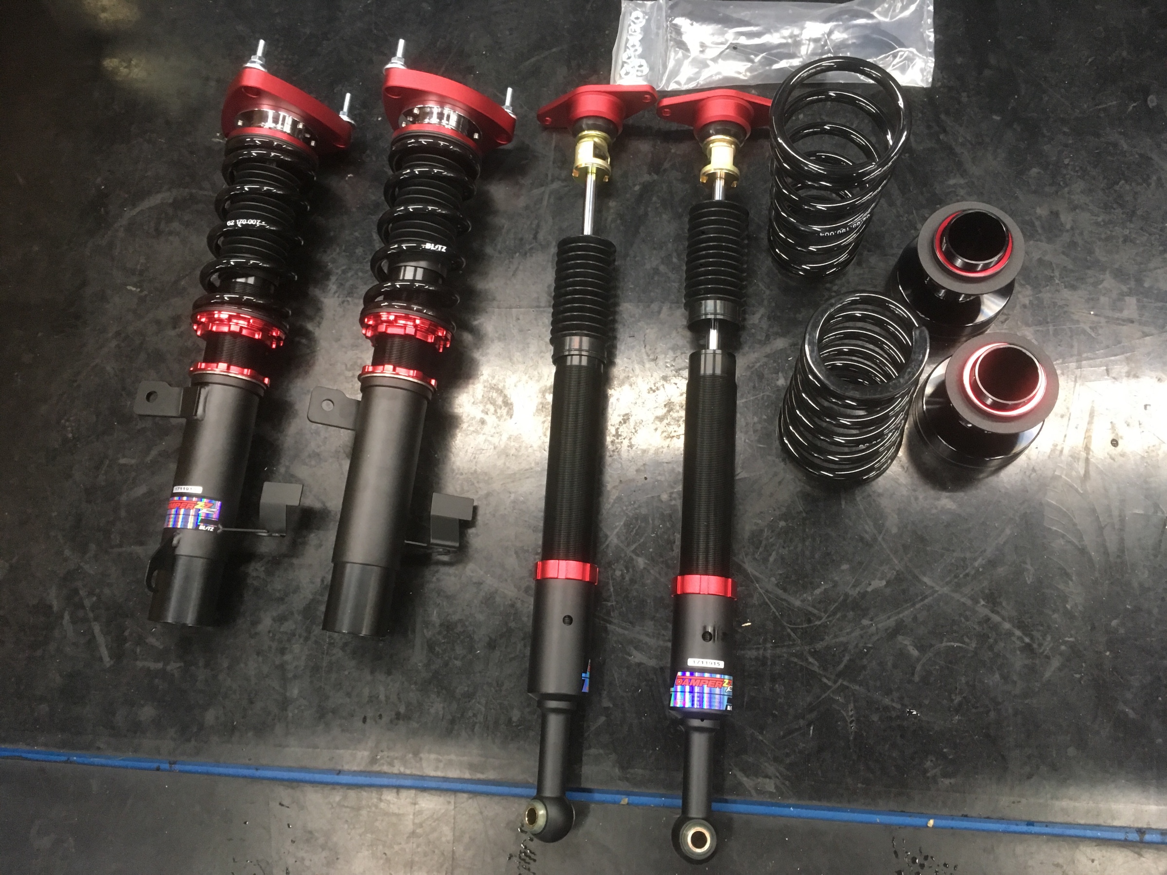 マツダスピードアクセラに車高調取り付け | カスタマイズ日記 | コクピット 相模原 | 車のカスタマイズにかかわるスタッフより マツダスピードアクセラに車高調取り付け | カスタマイズ日記 | コクピット 相模原 | 車のカスタマイズにかかわるスタッフより