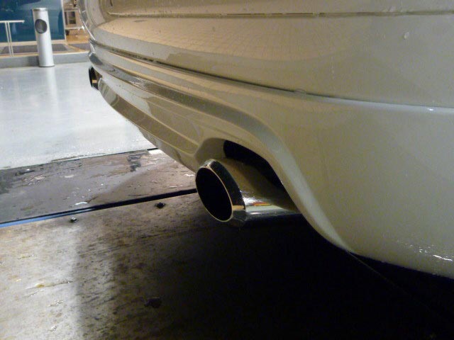 メルセデスベンツ R230 SL350 WALDマフラー取付 | スタッフ日記