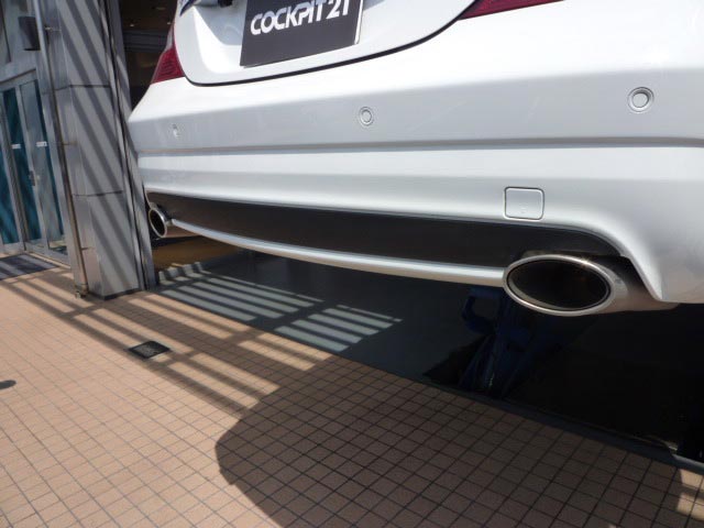 メルセデス・ベンツ W219 CLS350 AMGマフラー取付 | スタッフ