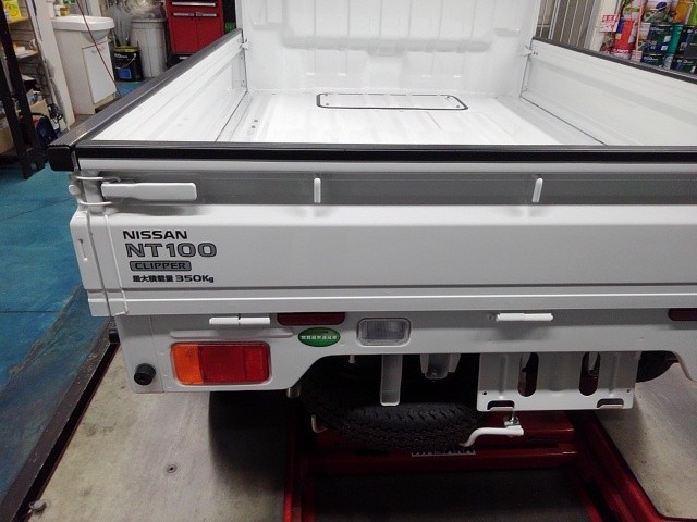 働くクルマだって快適に！！（NT100の場合） | 日産 クリッパーリオ AV・カーナビ・ドライブレコーダー・ETC  AV・カーナビ・ドライブレコーダー・ETC > ナビゲーション取付 | スタッフ日記 | コクピット 107 | 車のカスタマイズにかかわるスタッフより