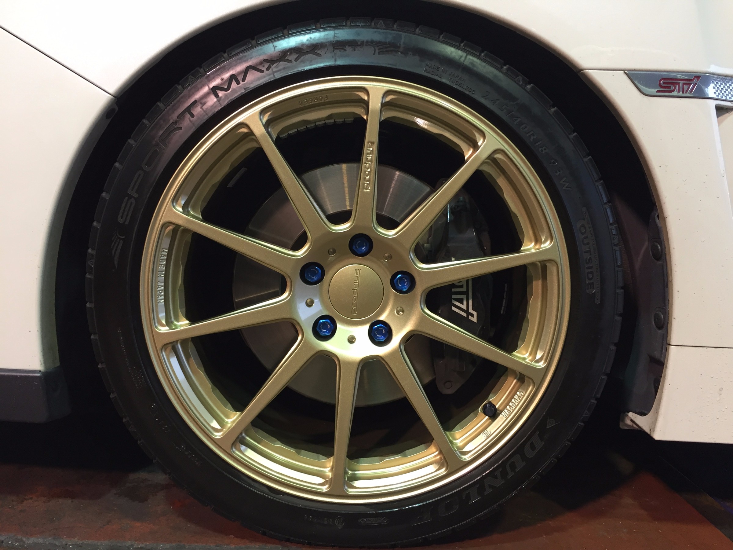 BRIDGESTONE Prodrive SPORTS STEERING COMPETITION のパーツ
