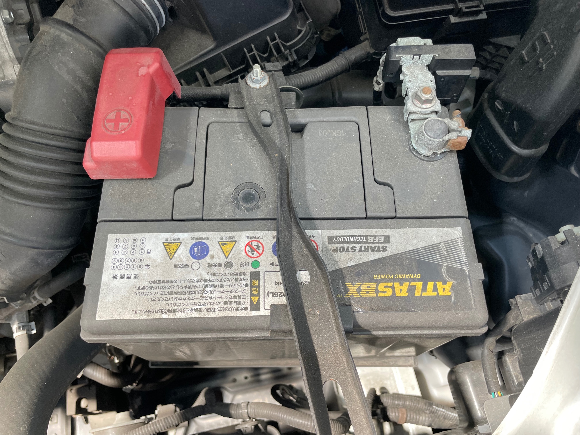 スタイルコクピットズーム　トヨタ ヴォクシー ZRR80G　バッテリー交換〈CAOS装着〉