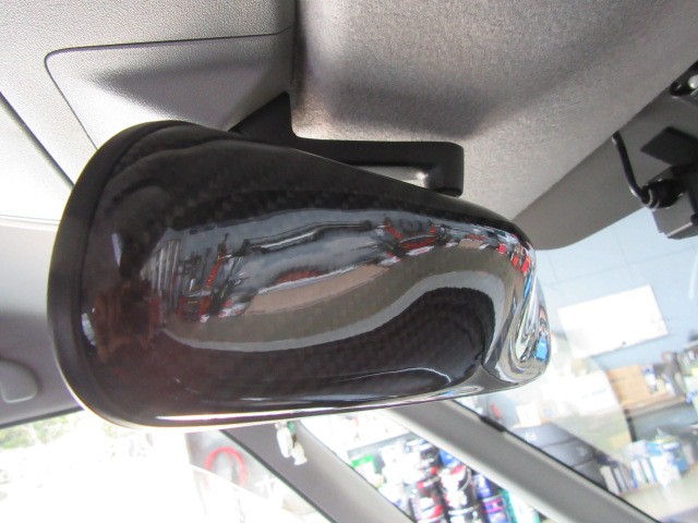 ルームミラーってカスタムできるの 店長アサコのブログ コクピット 55 車のカスタマイズにかかわるスタッフより