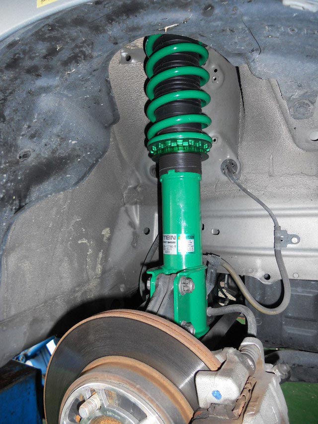 車高調取り付け スタッフ日記 スタイルコクピット ズーム 車のカスタマイズにかかわるスタッフより