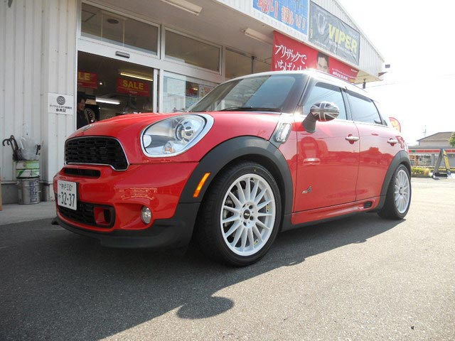ミニクロスオーバー Atsホイール取付け スタッフ日記 スタイルコクピット ズーム 車のカスタマイズにかかわるスタッフより