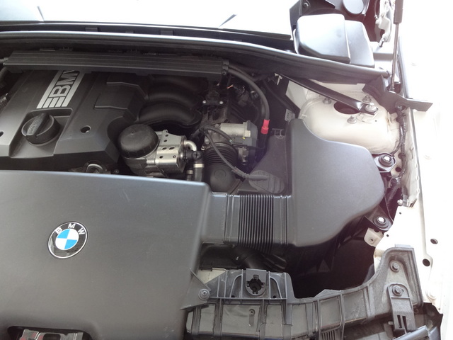 BMW E87 エアークリーナー交換 ／ KN | Feel Book | スタイルコクピット フィール | 車のカスタマイズにかかわるスタッフより