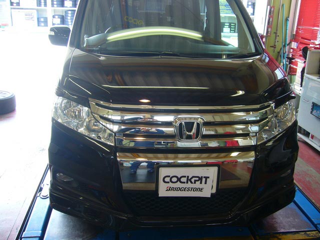 ステップワゴン 前期から後期に 今日の出来事 コクピット 西部 車のカスタマイズにかかわるスタッフより