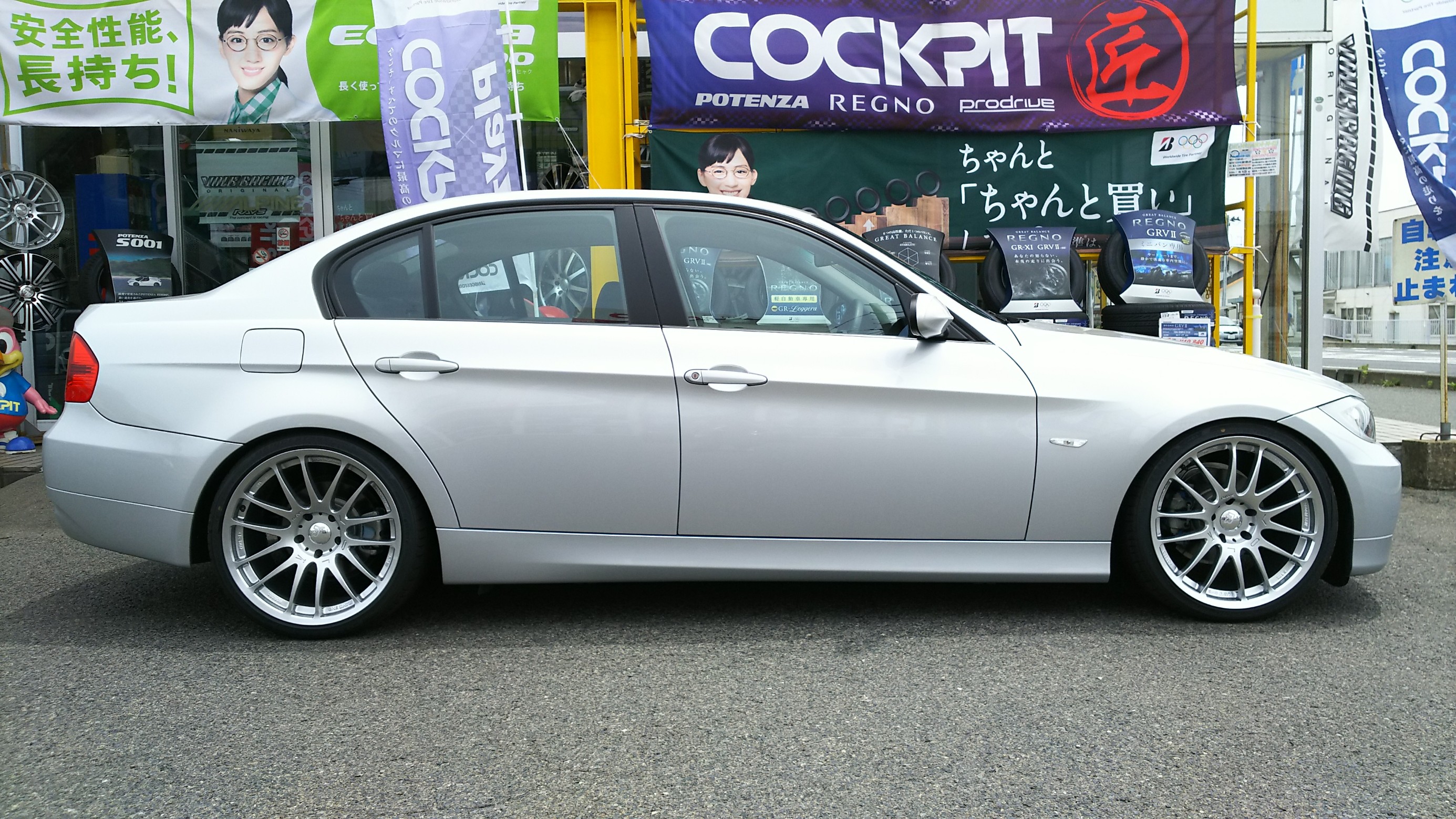 BMW E90 320i 17インチ。 BMW3シリーズオプション純正17インチ入庫です！ BMW純正