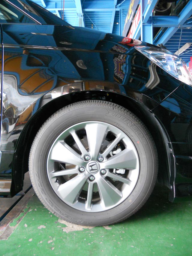 エリシオンプレステージ車高調取り付け スタッフ日記 スタイルコクピット ズーム 車のカスタマイズにかかわるスタッフより