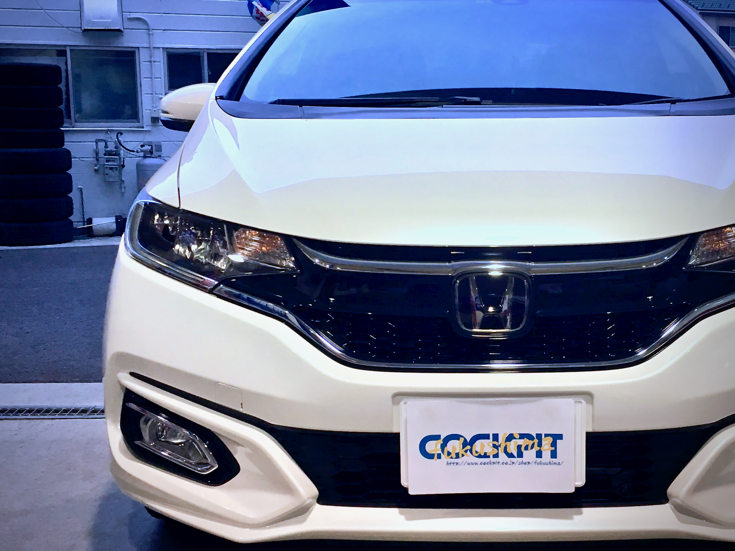GP5 HONDA FIT HYBRIDにKENWOOD彩速ナビMDV-M805Lをインストール
