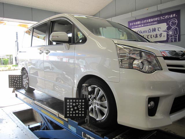 ノアにテイン車高調と補強の取り付け | 店長アサコのブログ