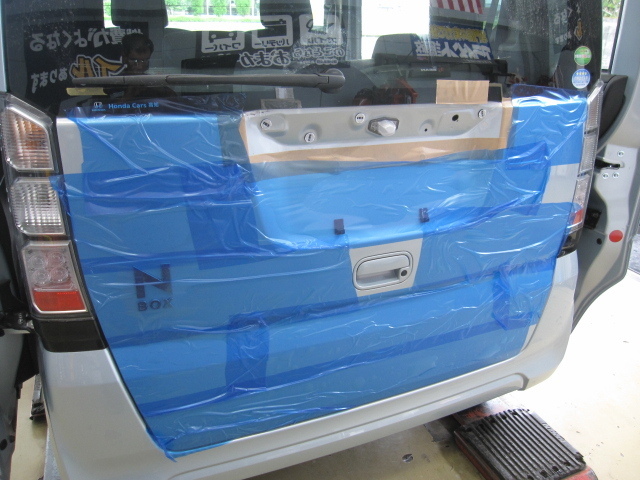 N Boxにバックカメラを取り付け 店長アサコのブログ コクピット 55 車のカスタマイズにかかわるスタッフより