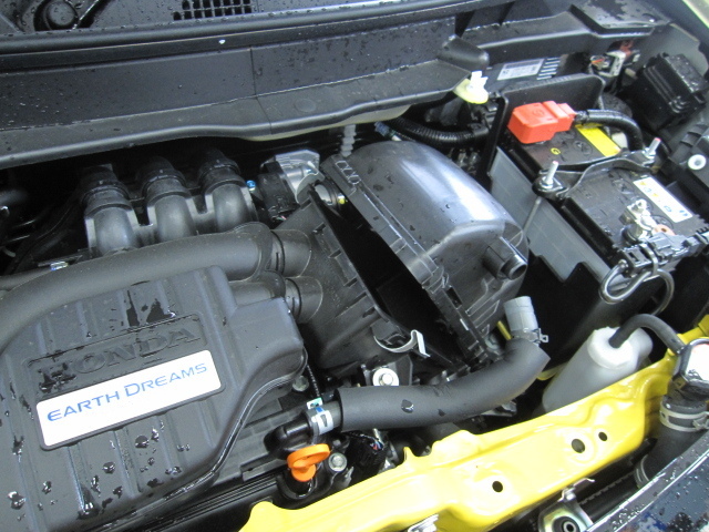 エアクリーナー交換 店長アサコのブログ コクピット 55 車のカスタマイズにかかわるスタッフより