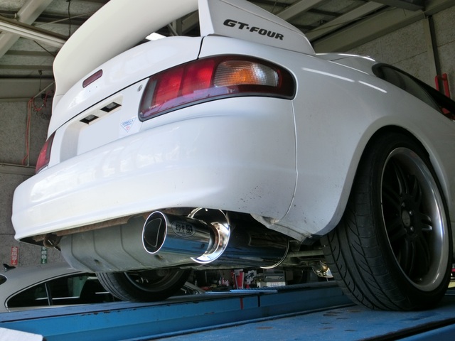 爆音卒業 スタッフ日記 コクピット 白樺 車のカスタマイズにかかわるスタッフより