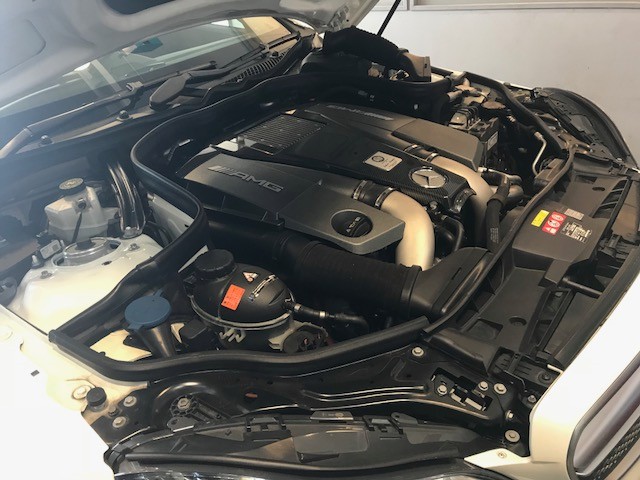 Mercedes-benz E63 AMG（W212） オイル交換。 | スタッフ日記 | コクピット21世田谷 |  車のカスタマイズにかかわるスタッフより