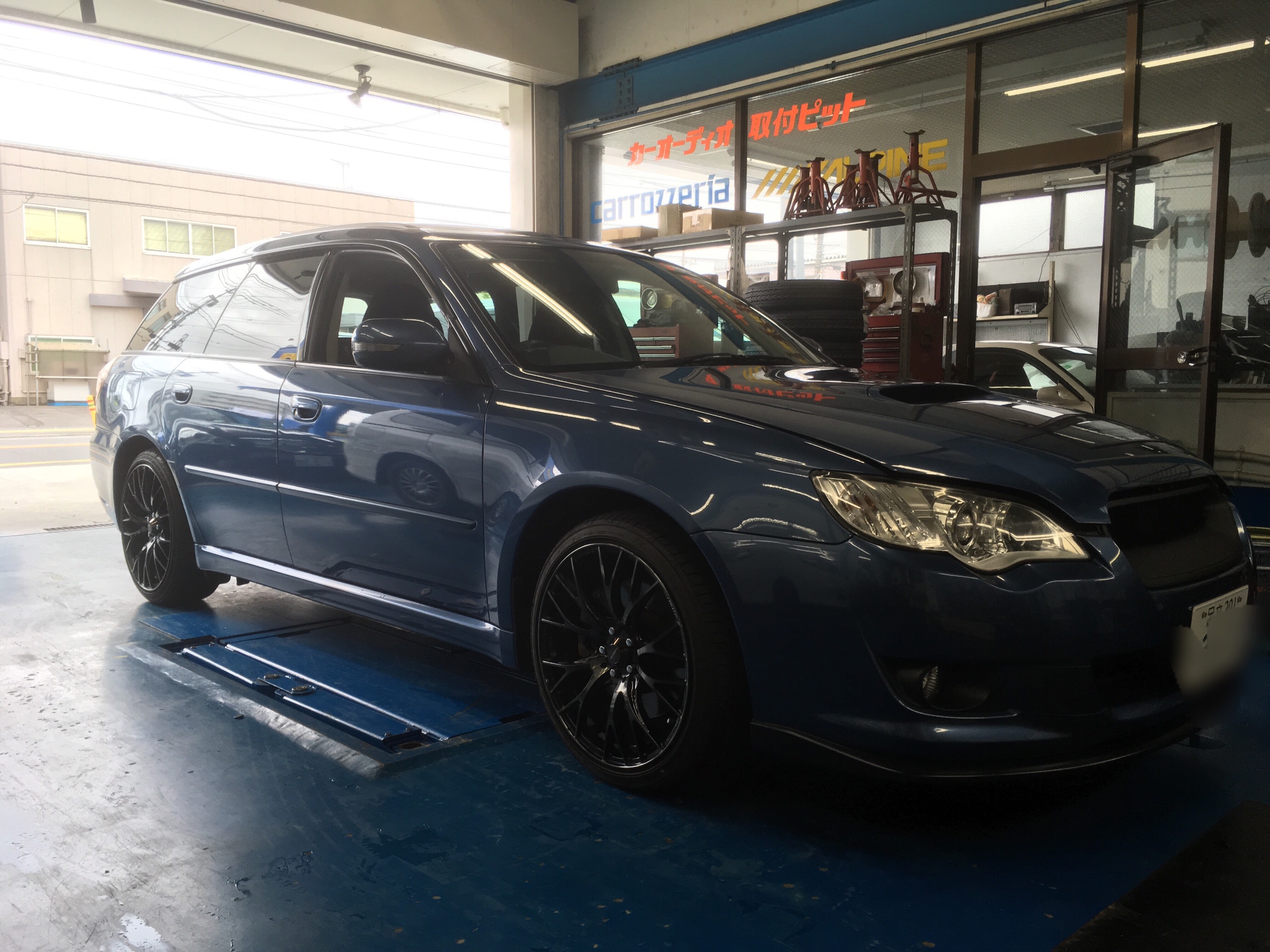 Bp5 レガシィ 車高調の取り付けです スバル レガシィツーリングワゴン カスタマイズ日記 コクピット 相模原 車 のカスタマイズにかかわるスタッフより