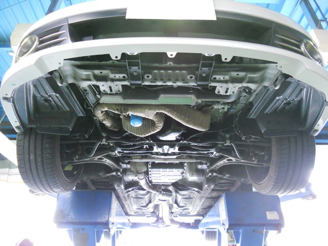 インプレッサ アンダーカバー取り付け スタッフ日記 スタイルコクピット ズーム 車のカスタマイズにかかわるスタッフより