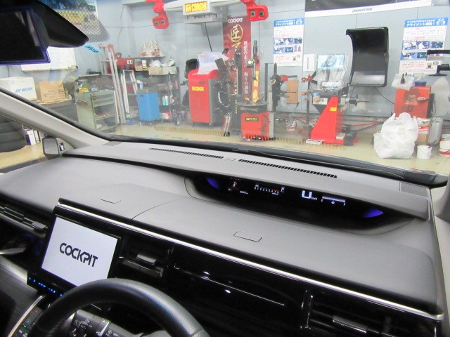 やっぱり大画面で正解でした ホンダ ステップワゴン 店長アサコのブログ コクピット 55 車のカスタマイズにかかわるスタッフより