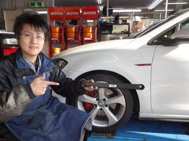 VW Golf7にcpm“新商品” フロントメンバーブレース 取付。 | Feel