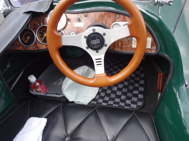 BUBU 505c 来店。 | 今日の出来事 | コクピット 西部 | 車の
