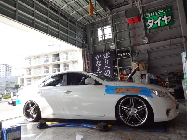 トヨタ マークX 足回り仕様変更＆バッテリー交換 ／ ハイパコ