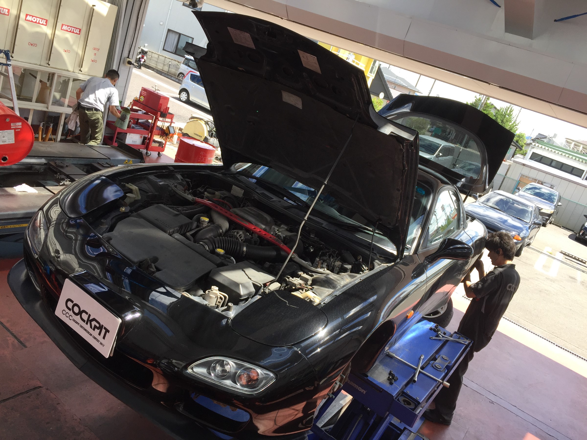 Rx 7 Fd3sのブレーキメンテナンス 走行性能を取り戻せ マツダ Rx 7 スタッフ 日記 コクピット 荒井 車のカスタマイズにかかわるスタッフより