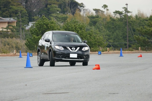 NISSAN　X-TRAIL　＆　DUELER H/L 850