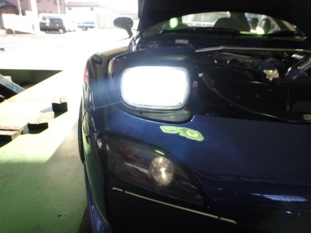 Fd3s ヘッドライトバルブled化 マツダ Rx 7 Hid Led その他電装系 Hid Led その他電装系 Led取付 スタッフ日記 コクピット さつま岸和田
