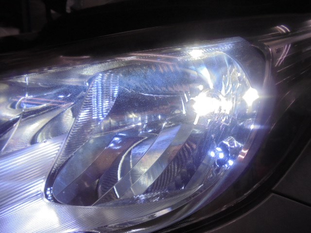ヘッドライトの点灯不良は道交法違反 整備不良 泣笑 日産 ノート Hid Led その他電装系 Hid Led その他電装系 Ledバルブ取り付け アフターパーツ取り付け事例 コクピット 麻生 お店の得意技紹介