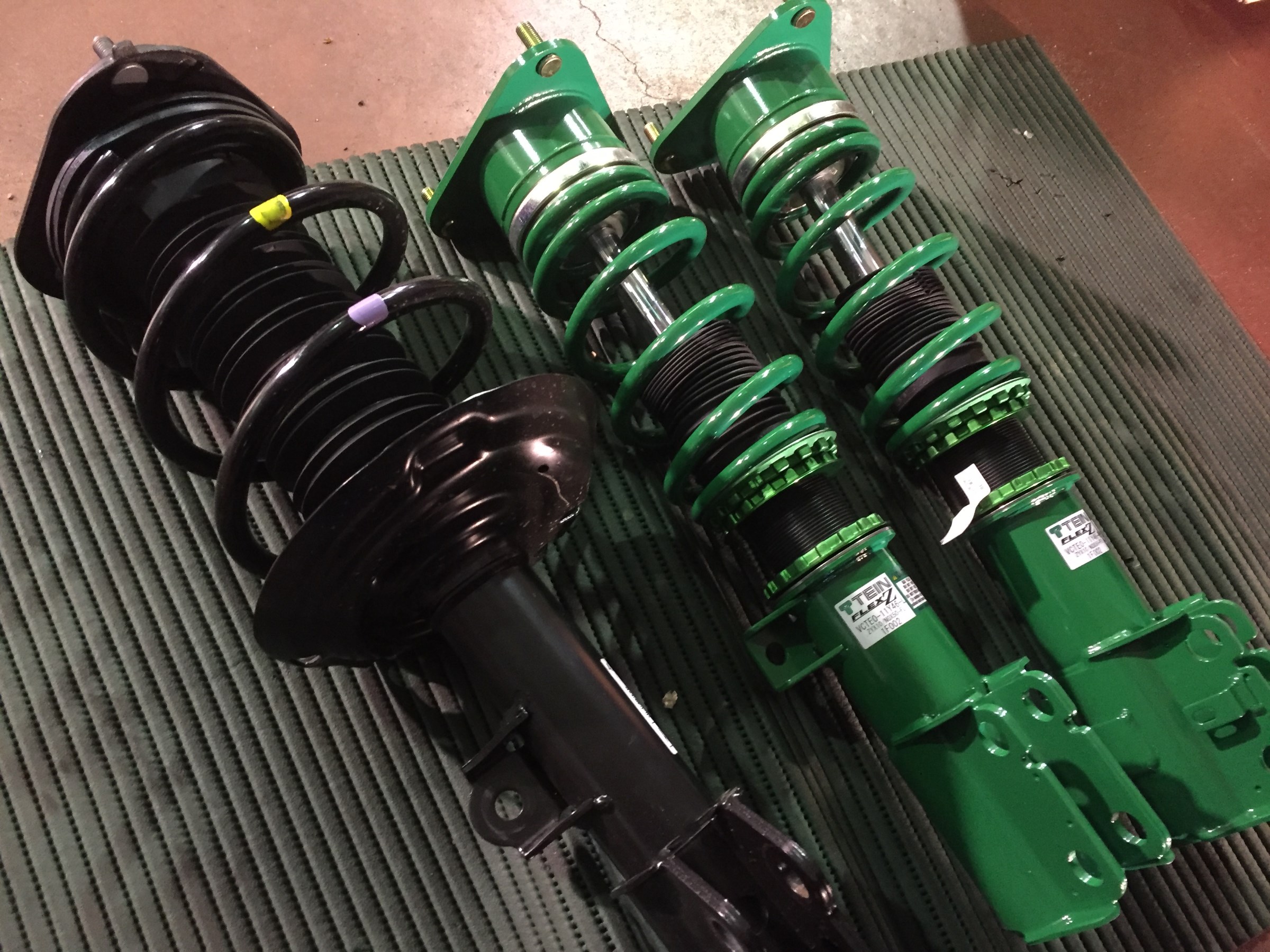 世界戦略SUV C-HR & TEIN FLEX Z + EDFC ACTIVE | トヨタ C-HR 足