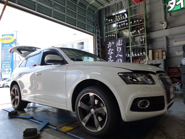 AUDI Q5 のサスペンションコイル交換 & 4輪アライメント作業 AUDI Q5 のサスペンションコイル交換 & 4輪アライメント作業